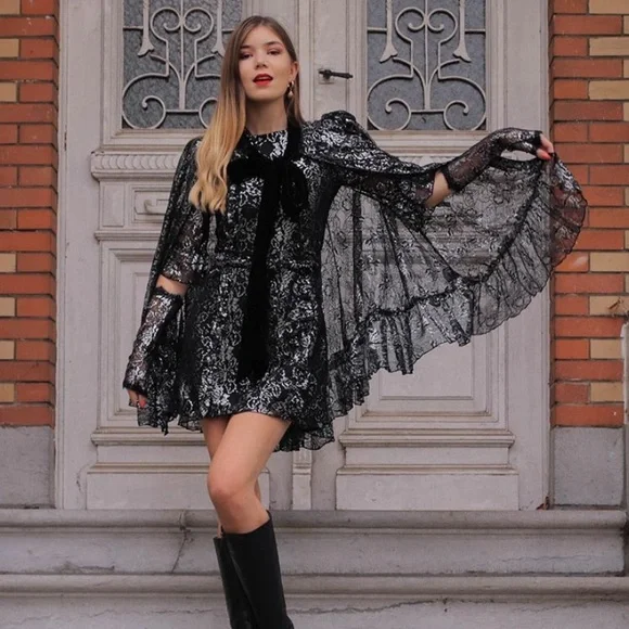 The Vampire’s Wife x H&M Lace Mini Dress - Picture 14 of 16